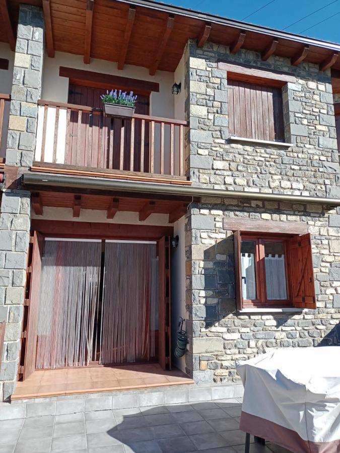 Pico La Selva Apartment Villanúa Екстериор снимка